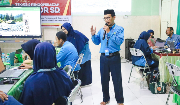 SDIT YABIS Gelar Pelatihan Teknis E-Rapor untuk Tingkatkan Kualitas Penilaian Siswa